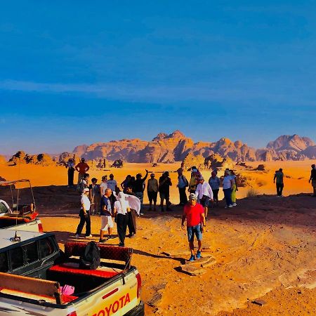 Flowers Rum Camp Wadi Rum Exteriör bild