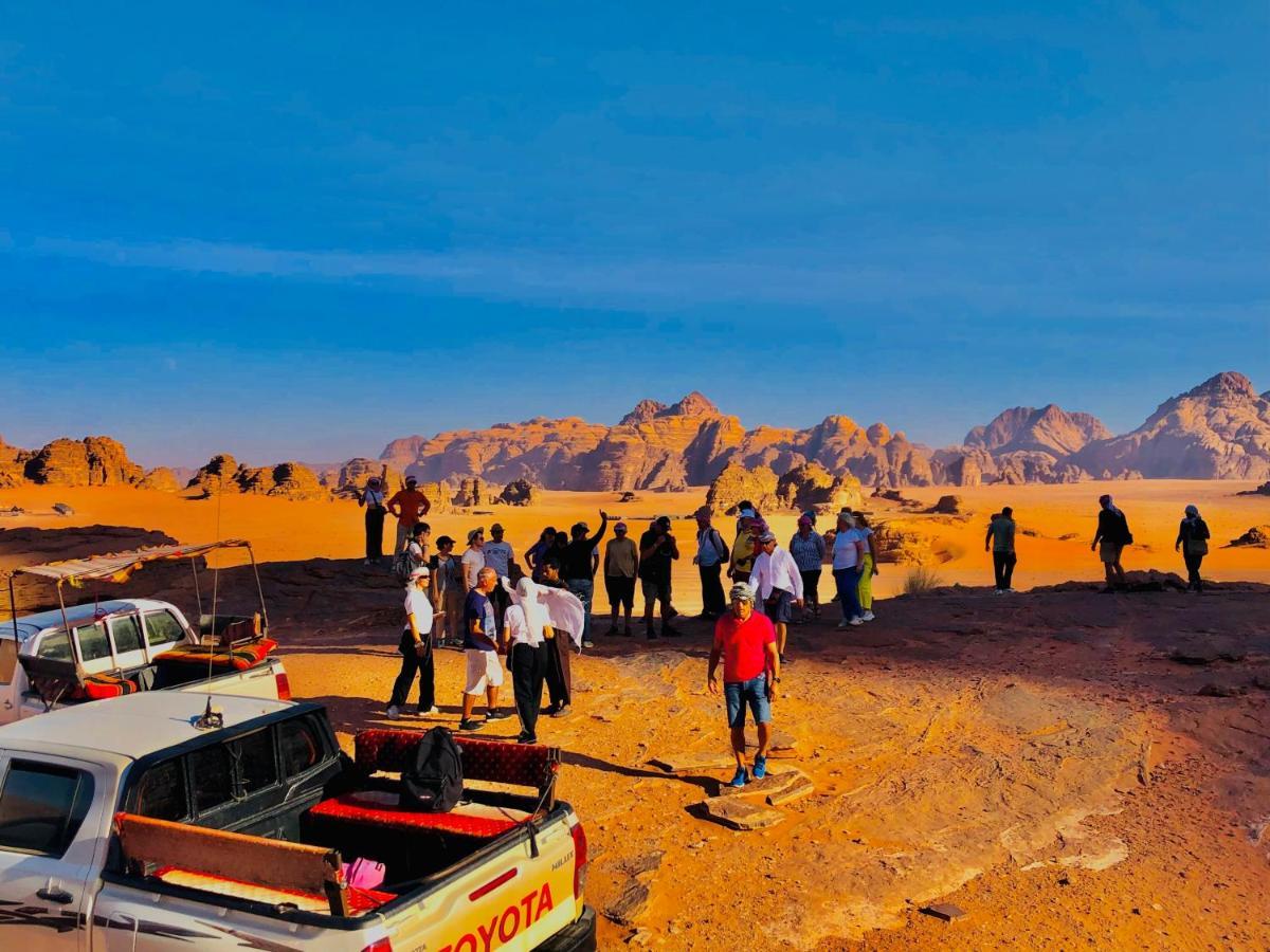 Flowers Rum Camp Wadi Rum Exteriör bild