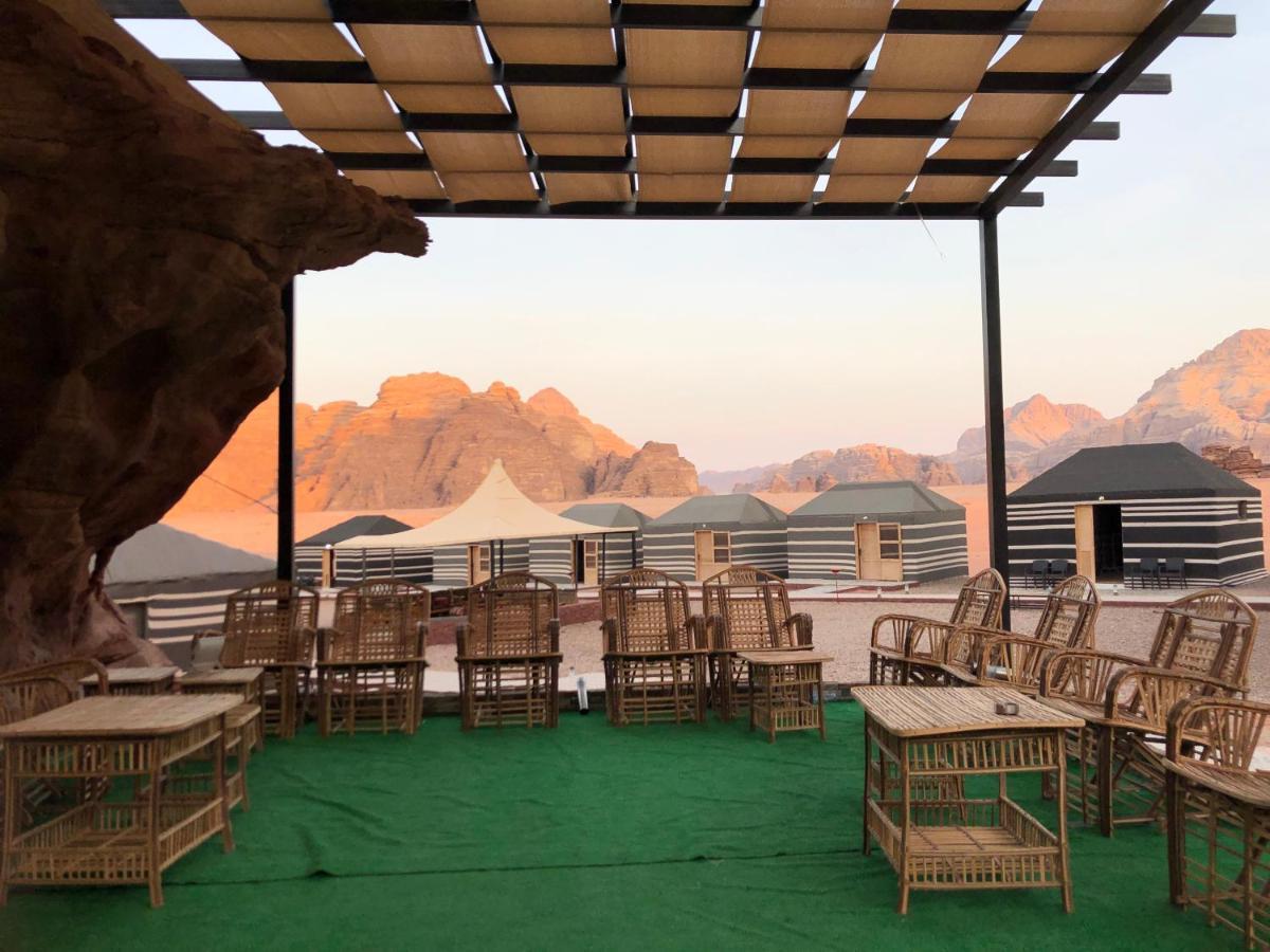 Flowers Rum Camp Wadi Rum Exteriör bild